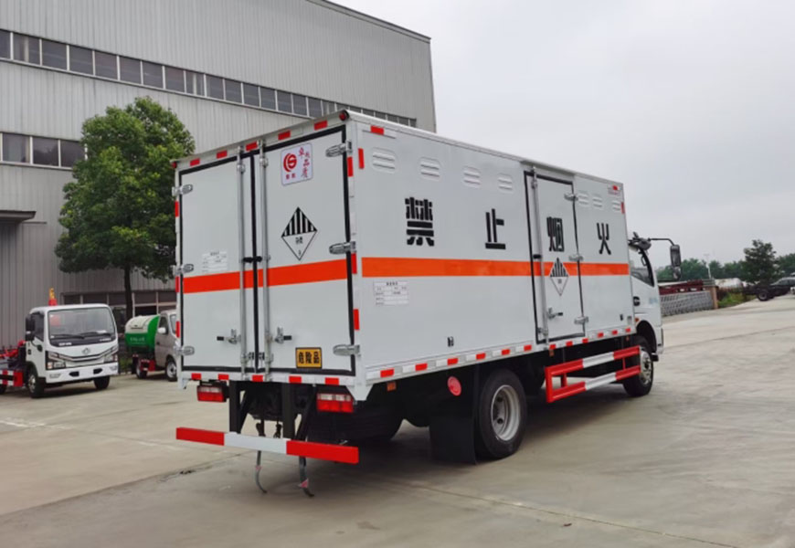 東風(fēng)凱普特K7雜項(xiàng)危險(xiǎn)品廂式運(yùn)輸車 