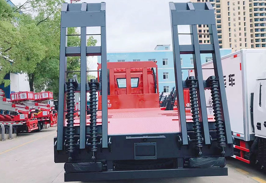 解放J6前四后八平板運(yùn)輸車(chē)