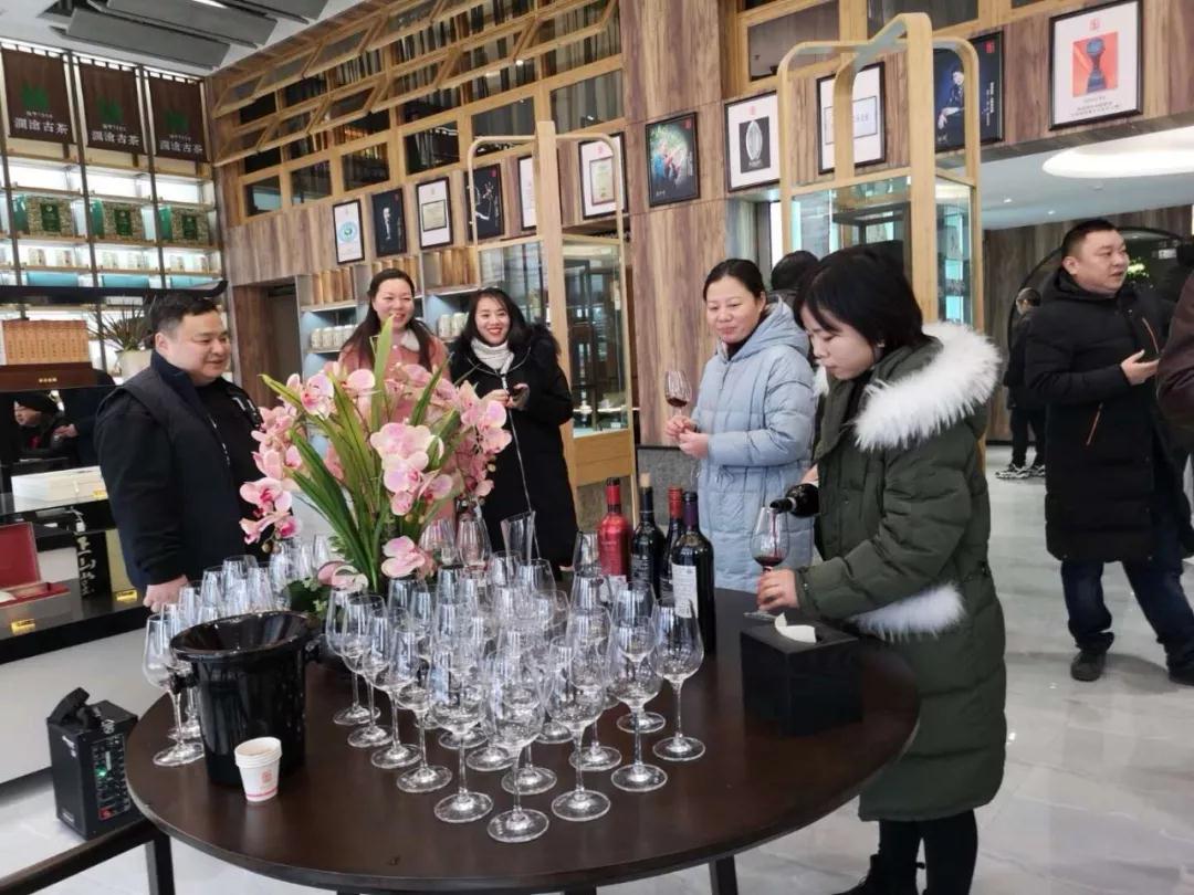 專(zhuān)題：程力匯隆重試營(yíng)業(yè)，賓客盈門(mén)商賈名媛薈萃