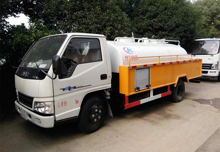 江鈴順達(dá)國(guó)五藍(lán)牌高壓清洗車(chē)