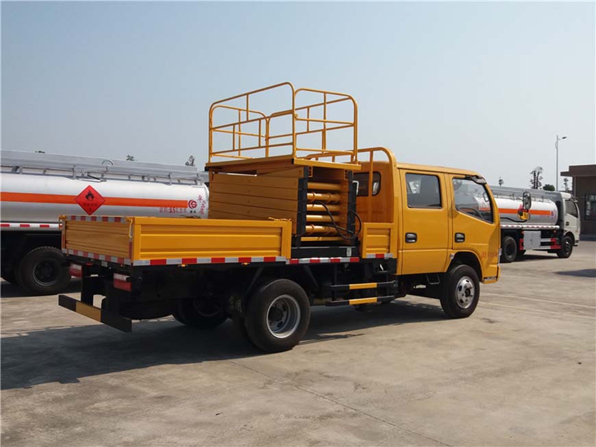 東風(fēng)8米、10米升降平臺(tái)車