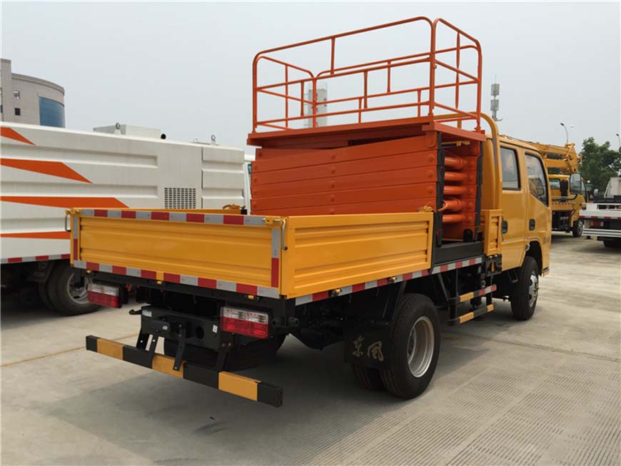 東風(fēng)8米、10米升降平臺(tái)車